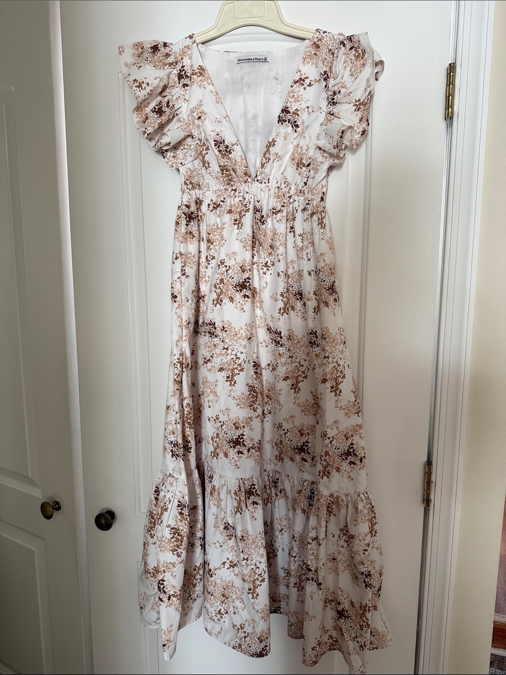 Abercrombie & Fitch Cream Floral V-Neck Ruffle Maxi Dress